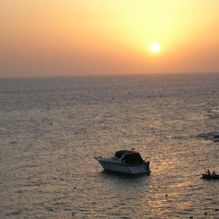 Sunset Seaview Apartments Марсалфорн Экстерьер фото