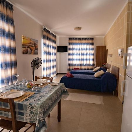 Sunset Seaview Apartments Марсалфорн Экстерьер фото